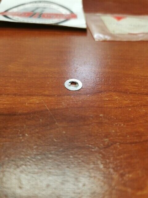 NOS Honda CB550SC CB650SC CB700SC REAR COWL SETTING CLIP SUB. 90313-172-000 H71