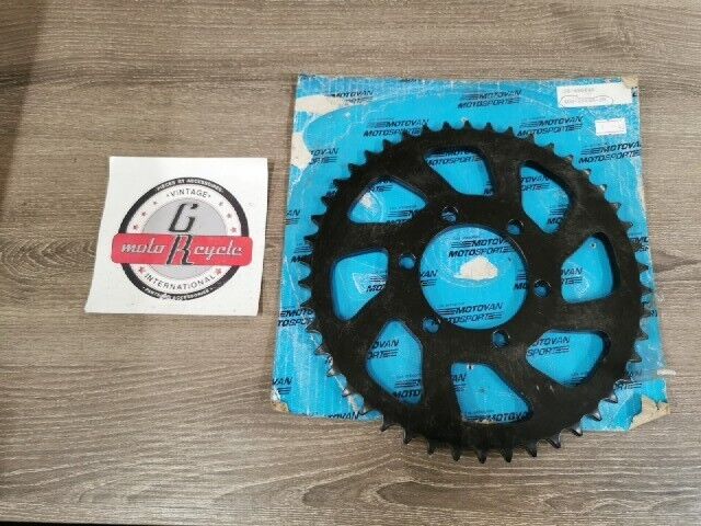 NOS MOTOVAN Yamaha XJ550RH SPROCKET DRIVEN 46T 38-450646 J56