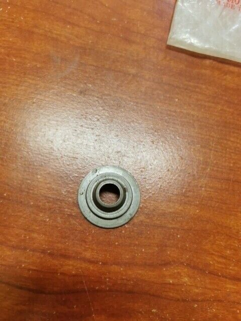 NOS Honda CB750 VALVE SPRING RETAINER 14771-410-000 SUB. 14771-410-010 H93
