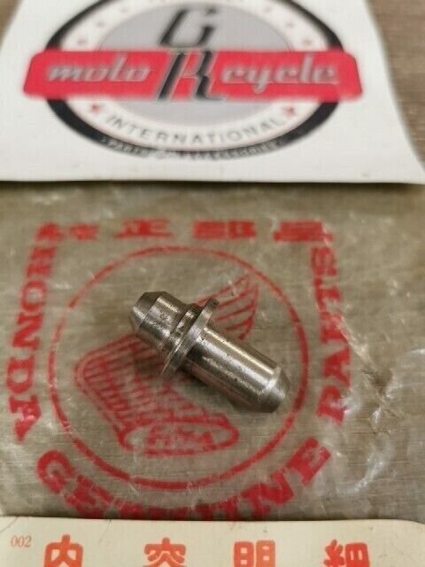NOS HONDA CB125 CL125 CD125 CL125 GUIDE INLET VALVE 12021-230-300 H79