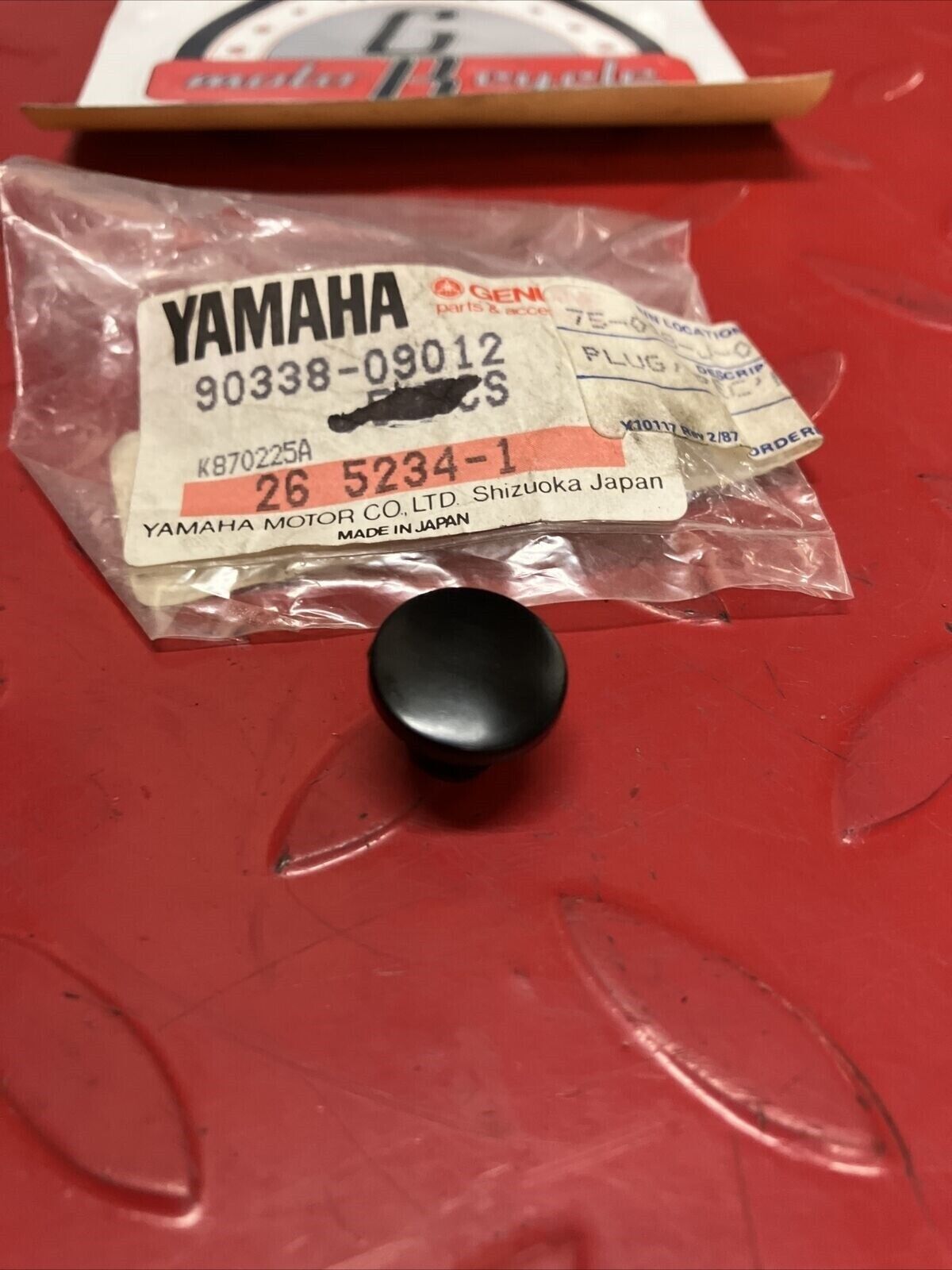 NOS YAMAHA PLUG SPECIAL SHAPE 90338-09012-00 Y62