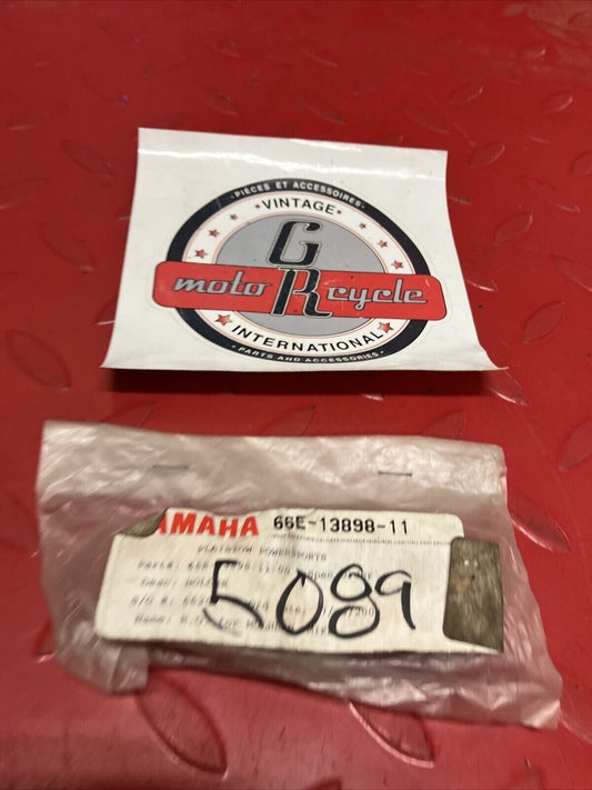 NOS YAMAHA HOLDER 66E-13898-11-00 Y61