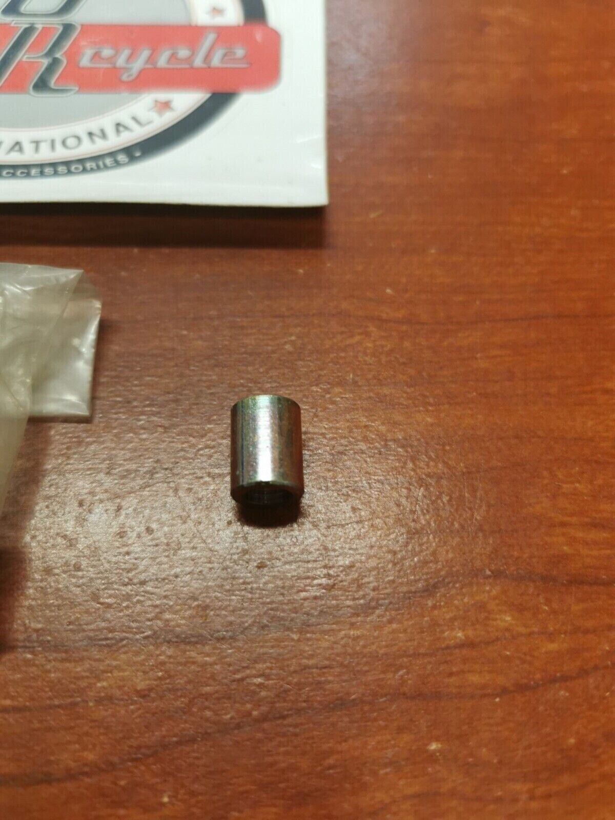 NOS Yamaha YT125 YT175 STARTER BUSHING 663-15753-00-00 SUB. 6F5-15753-00-00 Y72