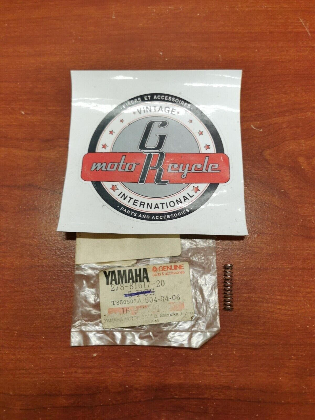 NOS Yamaha RD250 RD350 R5 DS7 BRUSH SPRING 278-81617-20-00 Y96