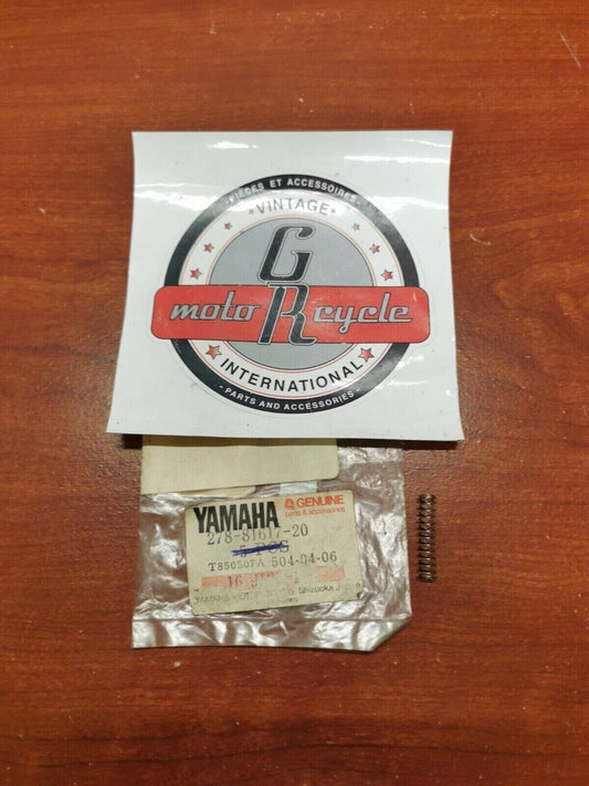 NOS Yamaha RD250 RD350 R5 DS7 BRUSH SPRING 278-81617-20-00 Y96