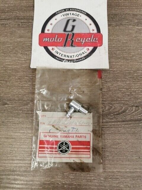 NOS YAMAHA EX440E SRX440A EX340 GP440A7 PIPE JOINT 8E4-24461-00-00 Y188