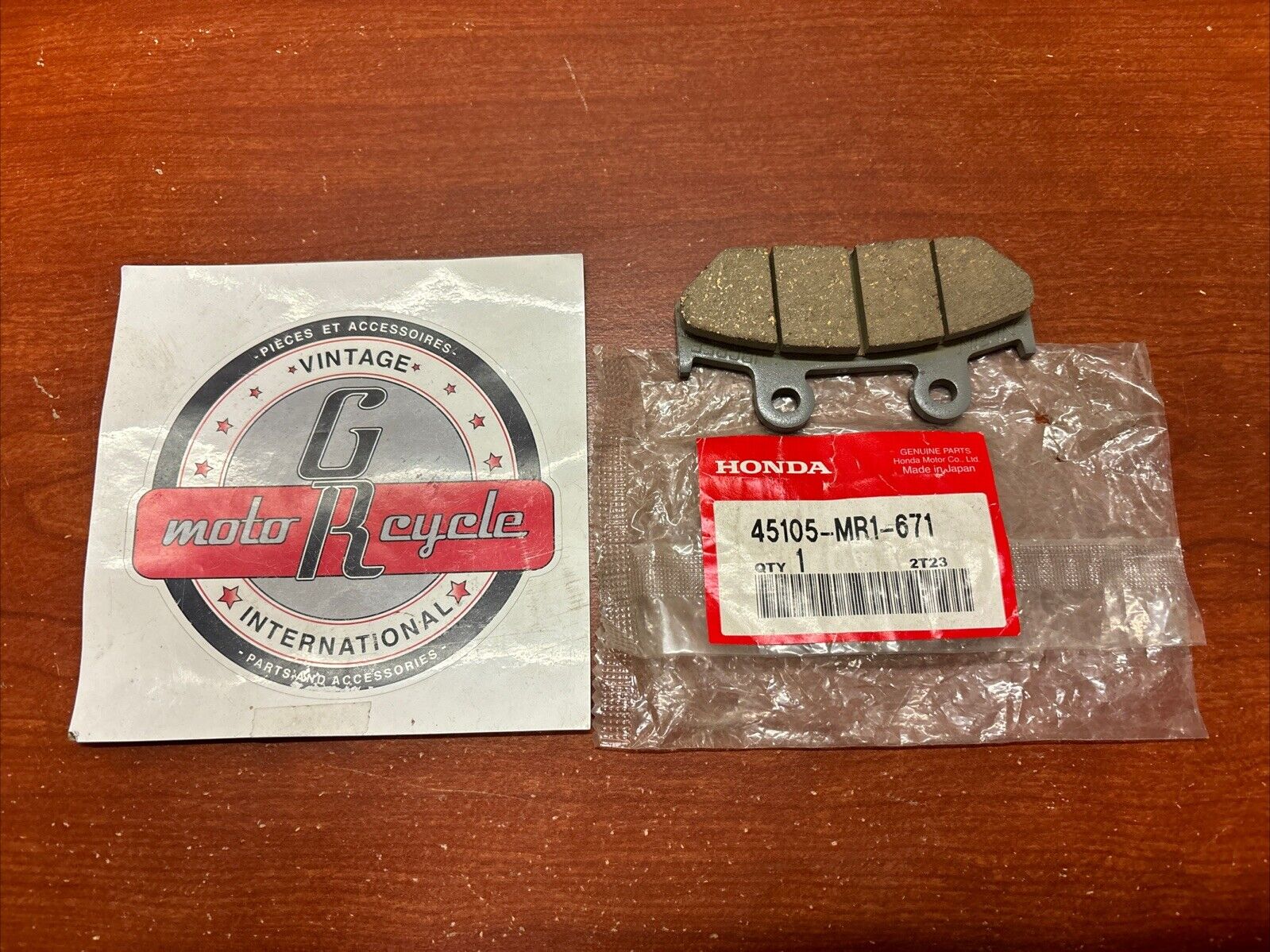 NOS Honda VT600C NV600C NV400C CD250U FRONT BRAKE PAD 45105-MR1-671 H177