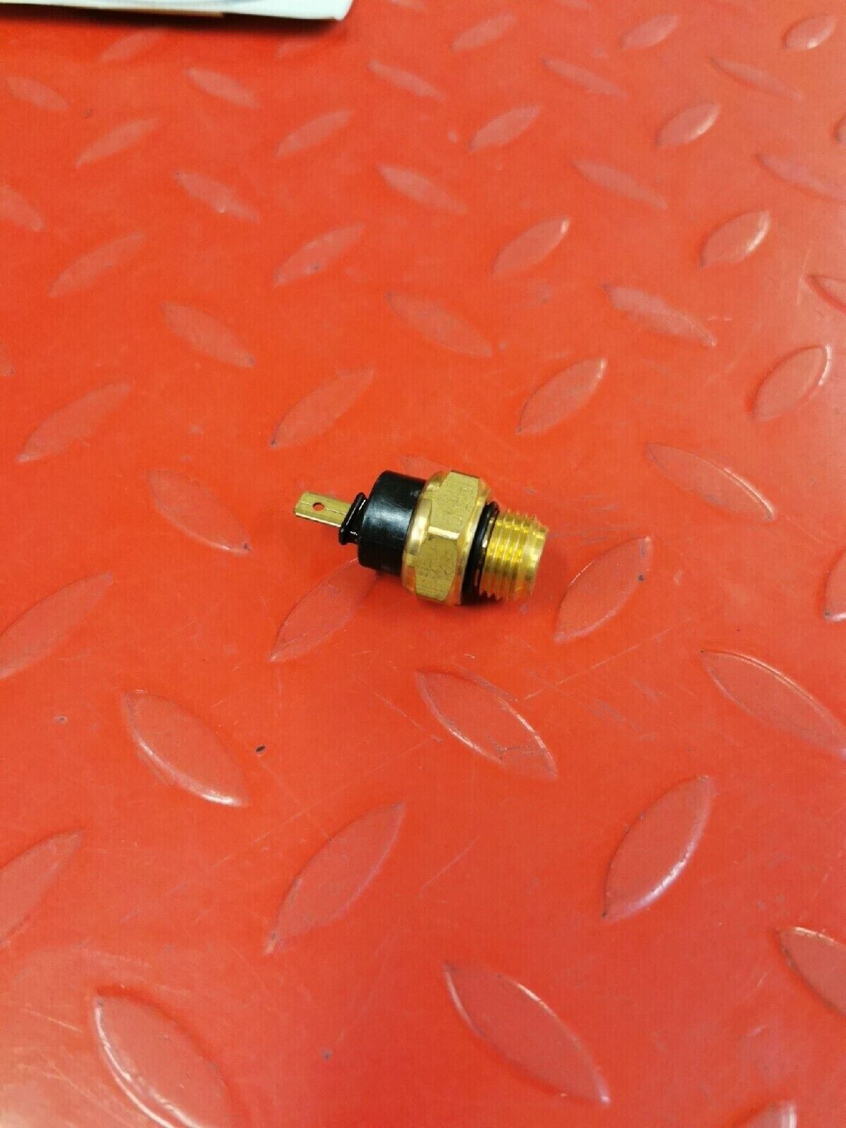 NOS HONDA ST1100 VTR250 VT800C CBR600F THERMOSTAT SWITCH 37760-MR1-003 H39