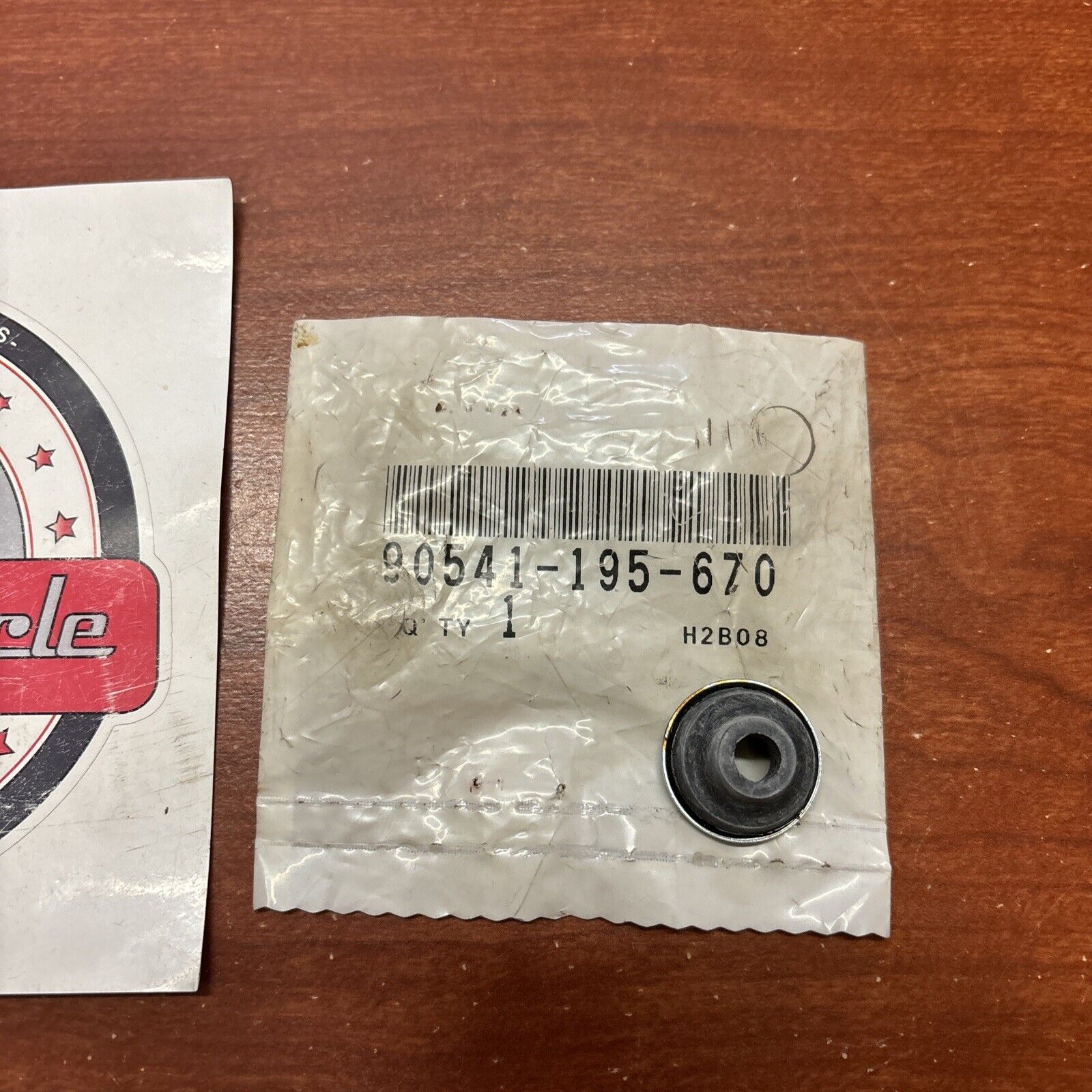 NOS Honda CRF100F CRF80F XL100S XR100 XR80 MOUNTING RUBBER 90541-195-670 H162