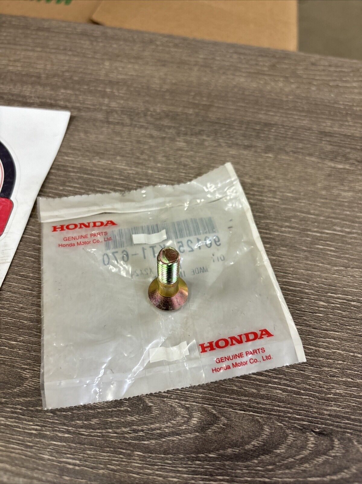 NOS Honda CR125R CR250R CR500R XR200R XR250R FLAT SCREW 8X29 90125-KT1-670 H136