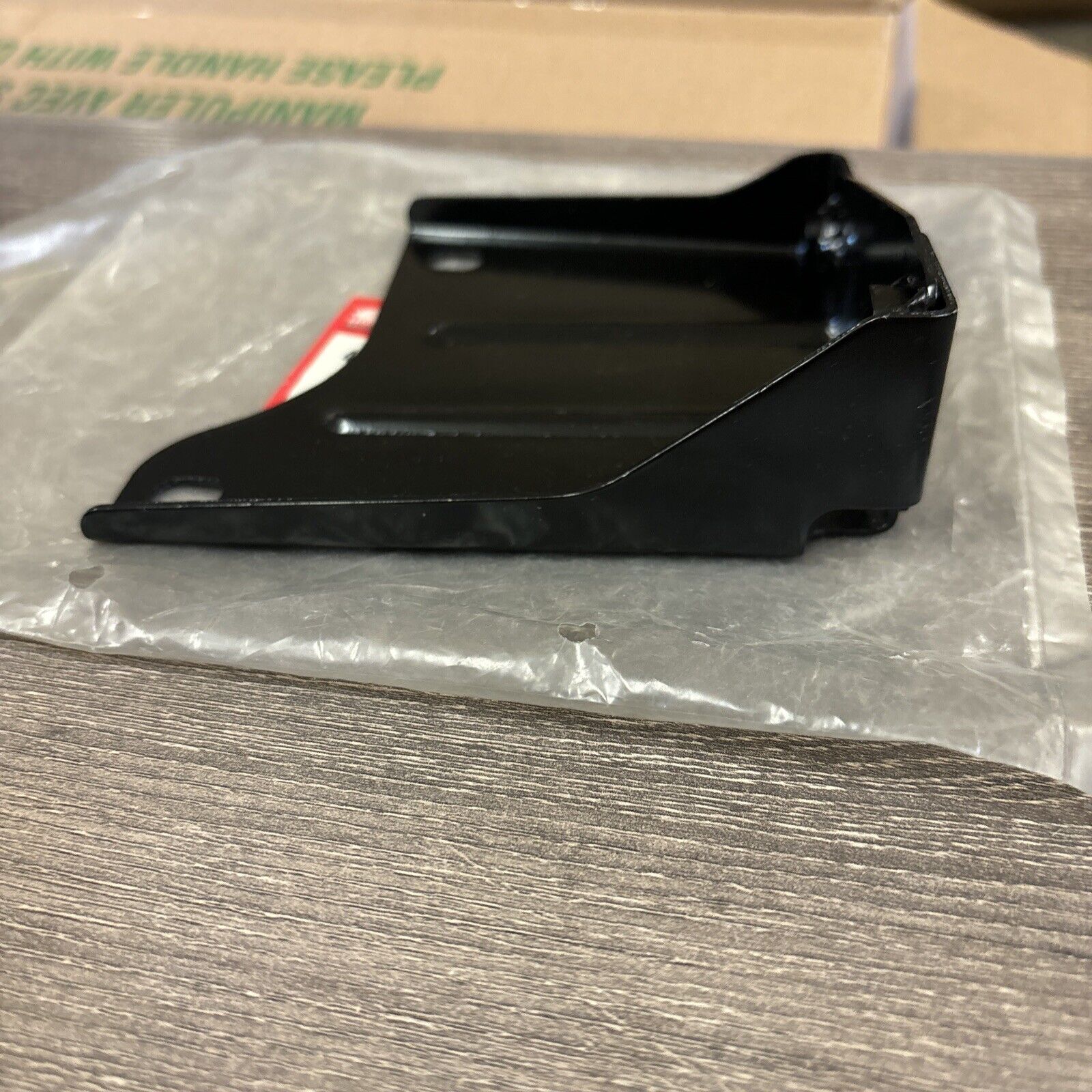 NOS Honda 1977 - 1984 FL250 REDUCTION CASE BRACKET 40550-950-000ZA H114