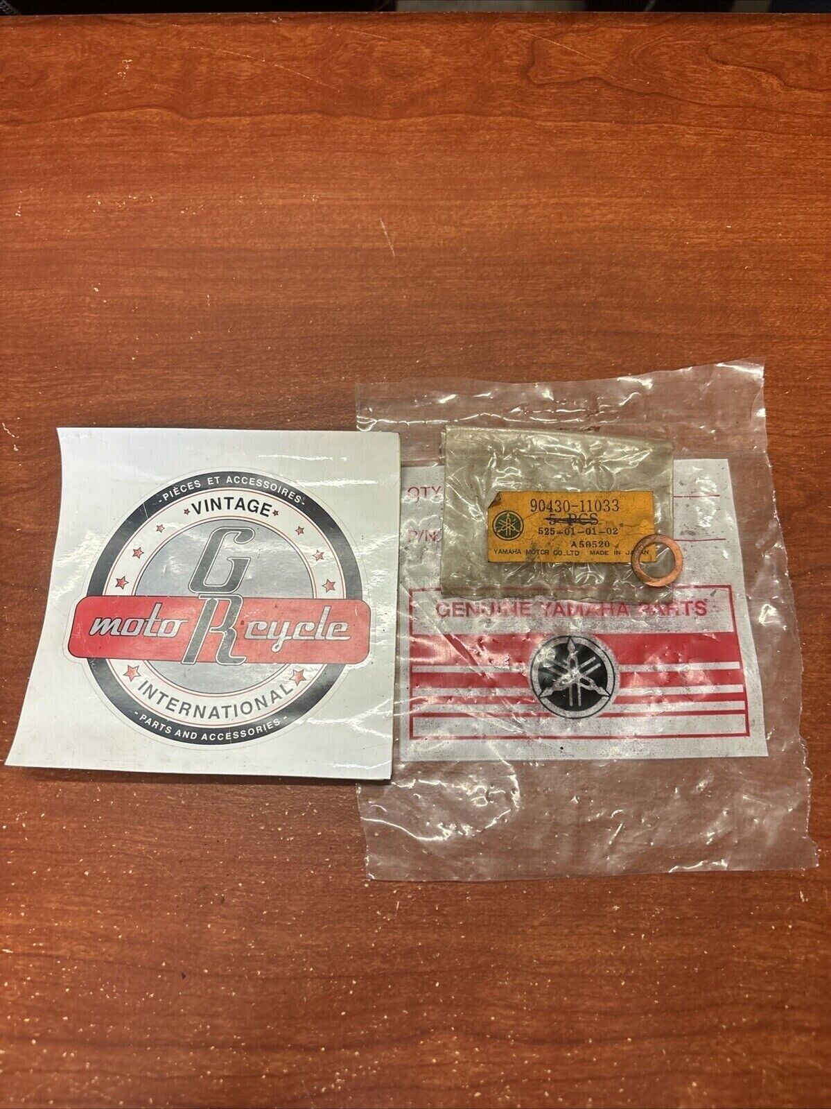 NOS Yamaha GASKET 90430-11033-00 SUB 256-11397-01-00 Y185