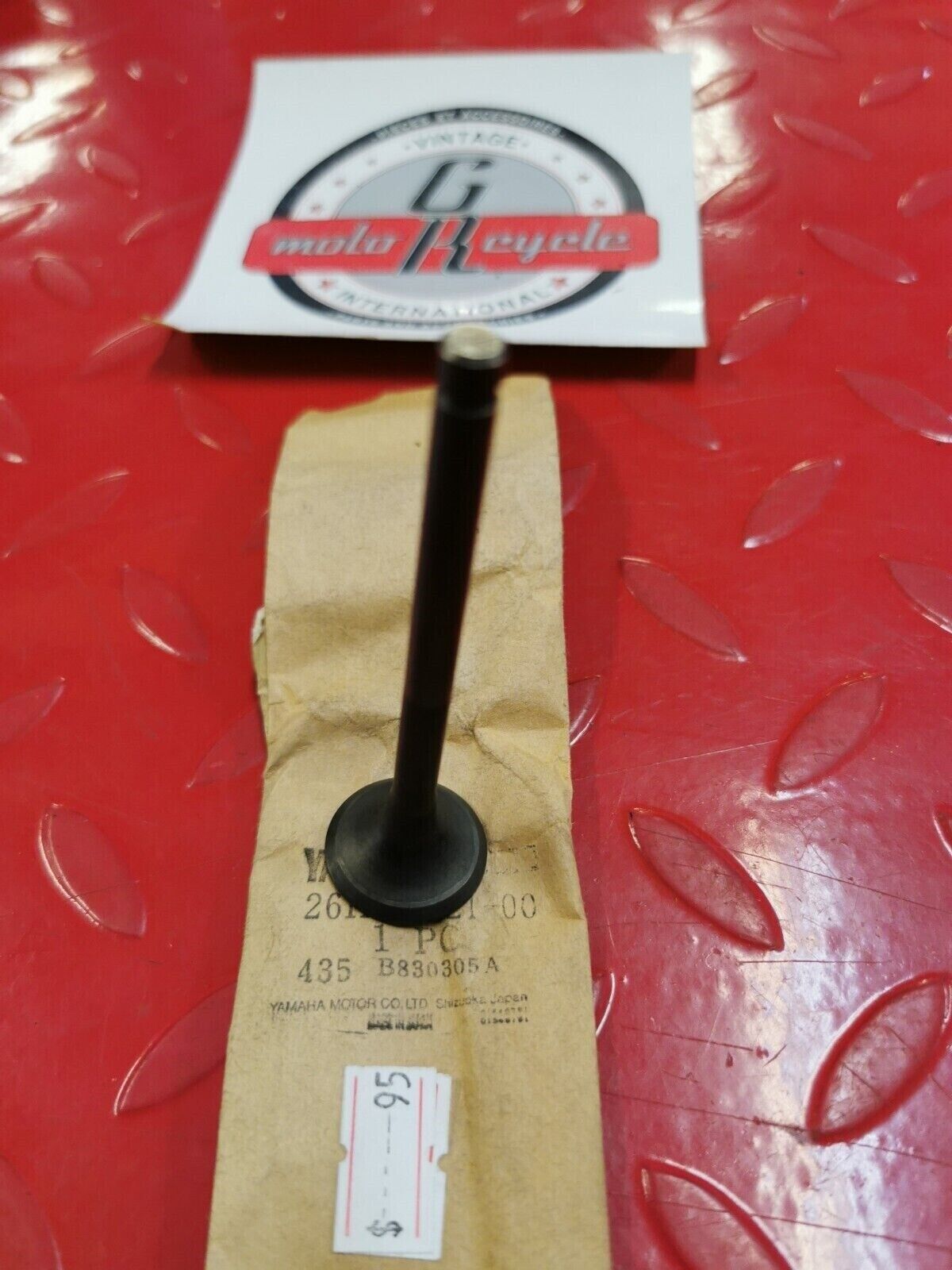 NOS Yamaha XVZ12 XVZ13 EXHAUST VALVE 26H-12121-00-00 26H-12121-11-00 Y26