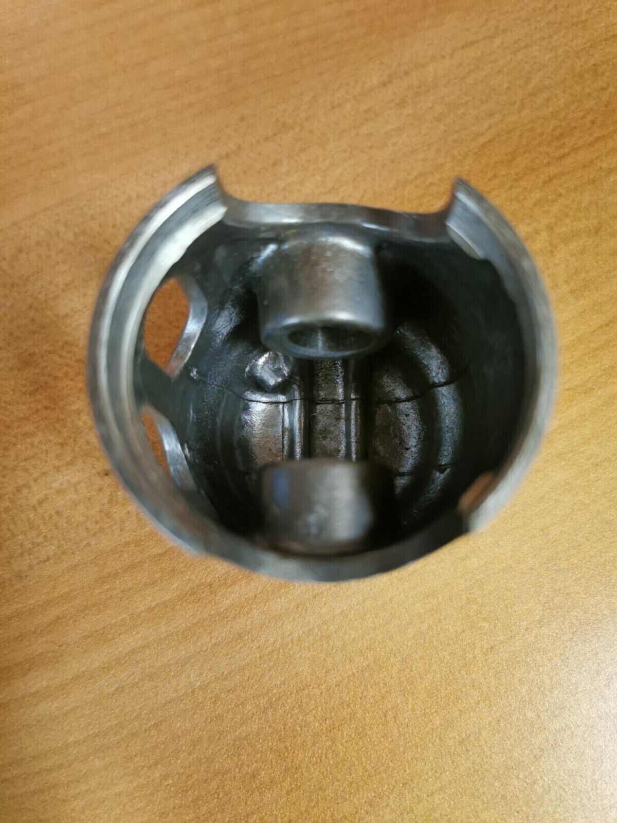 NOS YAMAHA YZ80 1974 - 1976  PISTON STD  492-11631-00-97  Y46