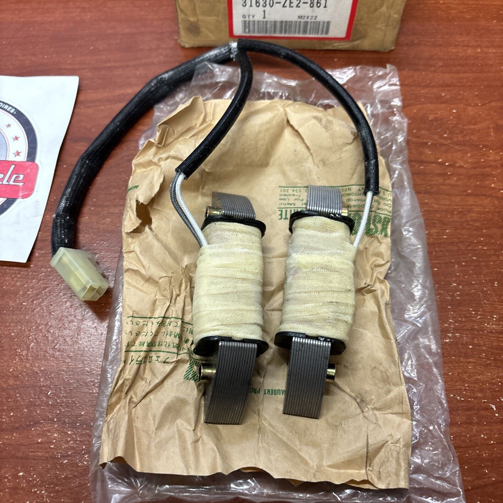 NOS Honda GX240 GX270 GX340 GX390 CHARGE COIL 31630-ZE2-861 H163