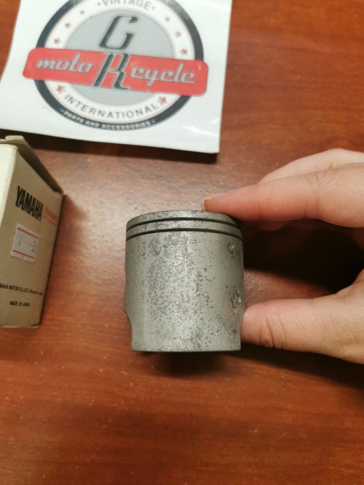 NOS Yamaha 1981 YZ80 PISTON STD 4V1-11631-00-95 Y92