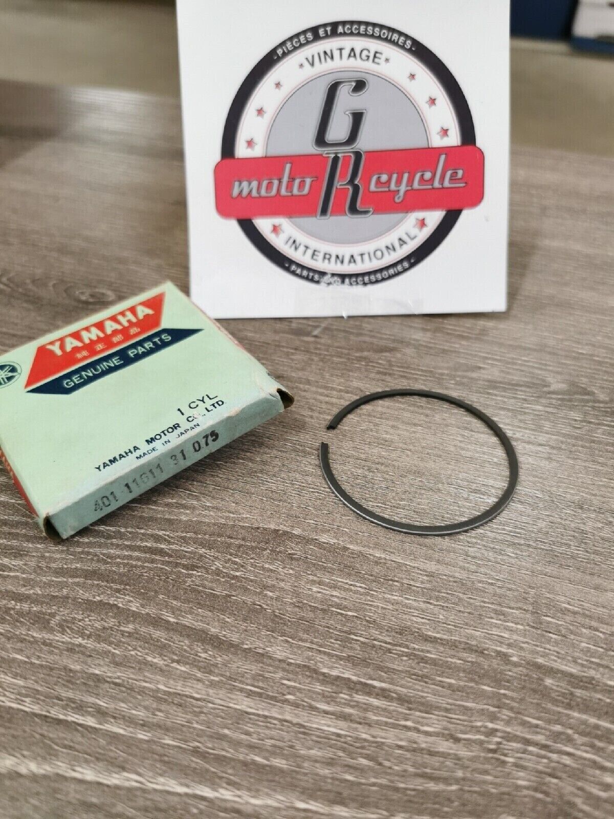 NOS YAMAHA YZ125 MX125 1974 - 1977   PISTON RING SET 0.75   401-11611-31-00  Y51