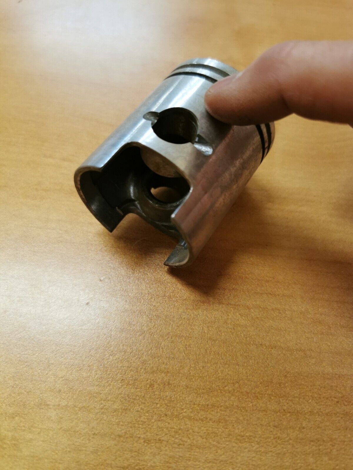 NOS SUZUKI PISTON STD 12110-35612 Superseded BY 12110-35613 12110-43000 S7