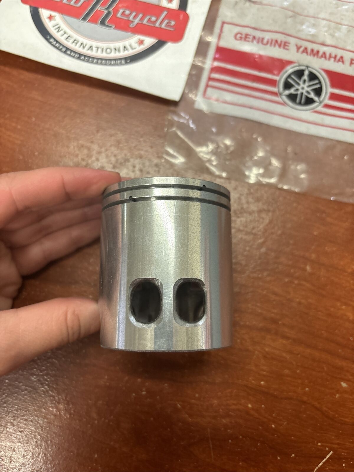 NOS Yamaha AT2 AT3 PISTON 3RD O/S 316-11637-00-00 Y175