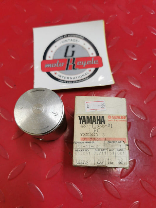 NOS YAMAHA DT100 1974 1975 PISTON 1 O/S 0.25  437-11635-01-00 Y32
