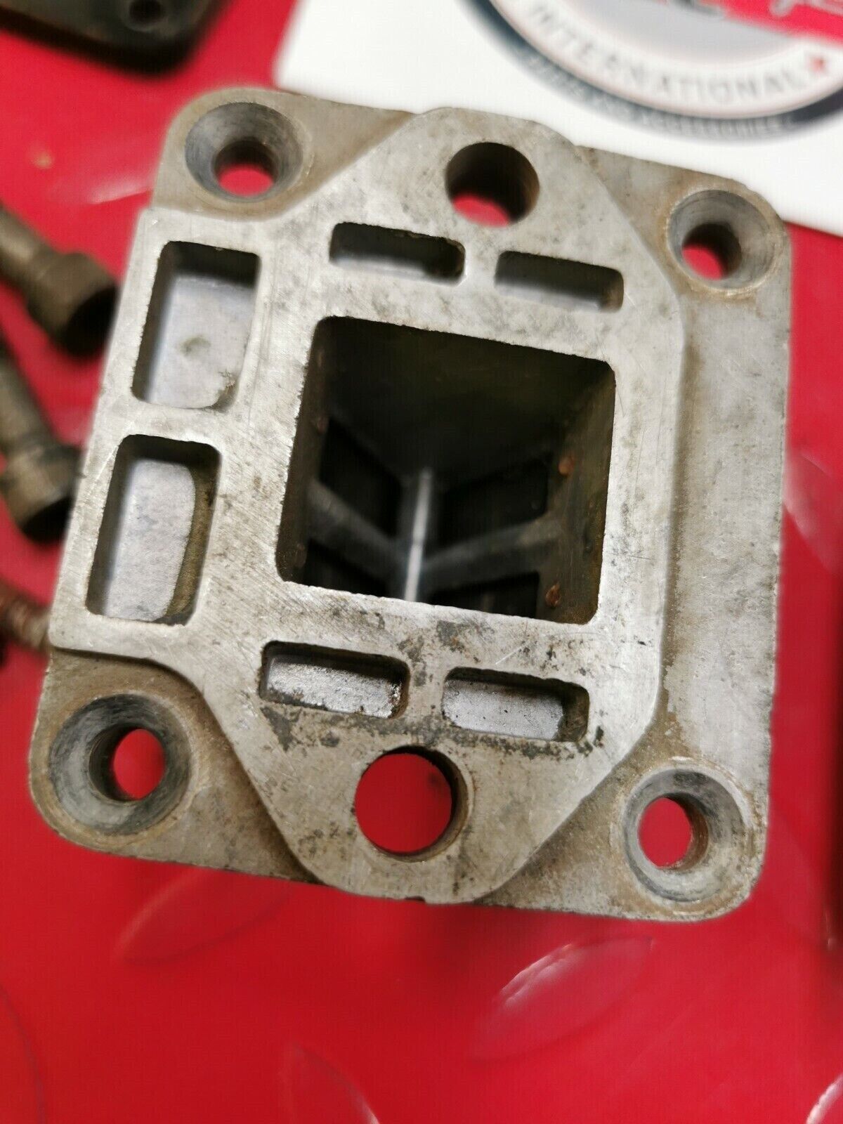 Yamaha RD125 1975 reed valve block cage intake manifold RD200 389-13613-00-00 T