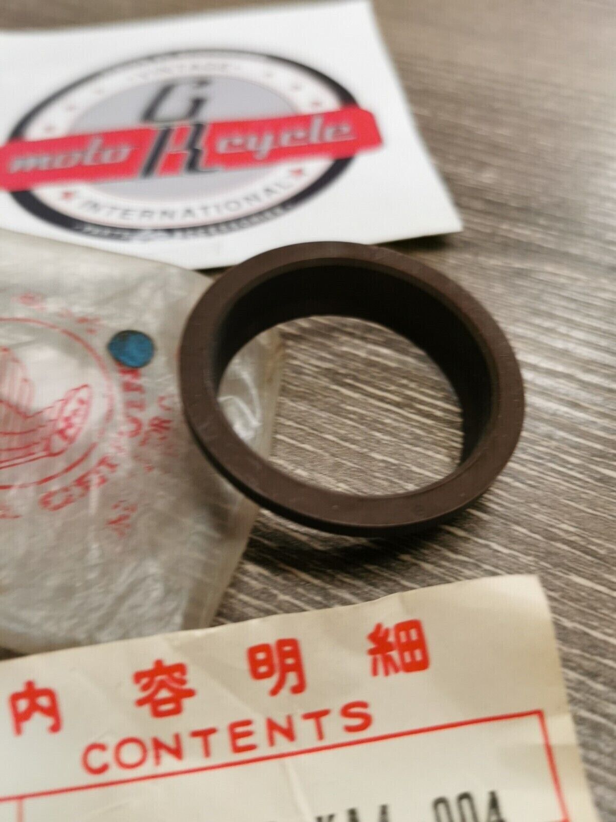 NOS HONDA CR250R DUST SEAL 51425-KA4-004 H53