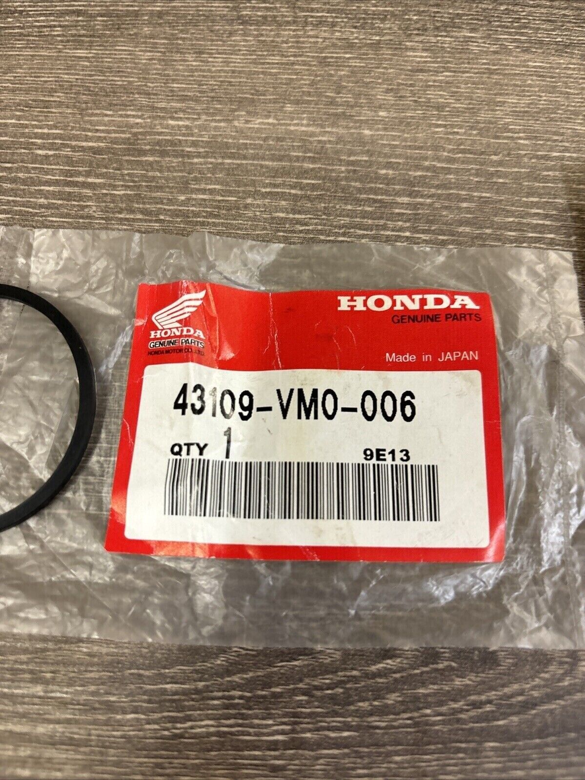 NOS Honda FL400R VF1000R SEAL DUST 43109-VM0-006 H121