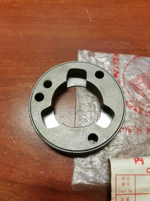 NOS Honda C72 C77 C78 CA72 CA77 CB72 STARTING CLUTCH OUTER 28121-259-000 H90