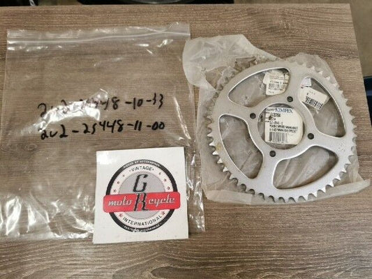 NOS Yamaha SPROCKET DRIVEN 2U2-25448-10-33 SUB BY 2U2-25448-11-00 J56