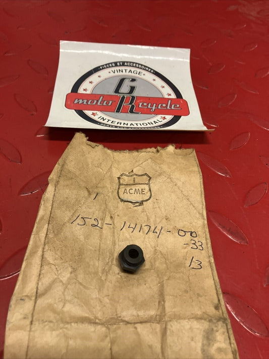 NOS YAMAHA PLUNGER CAP 152-14174-00-33 SUB BY 152-14174-00-00 Y62