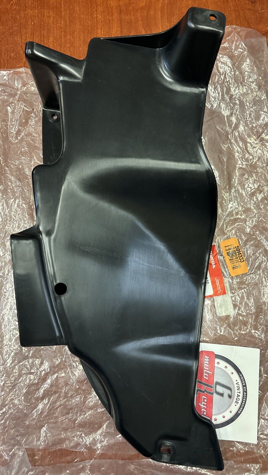 NOS Honda TRX300 TRX300FW RIGHT FRONT INNER FENDER 61862-HC5-970 H119