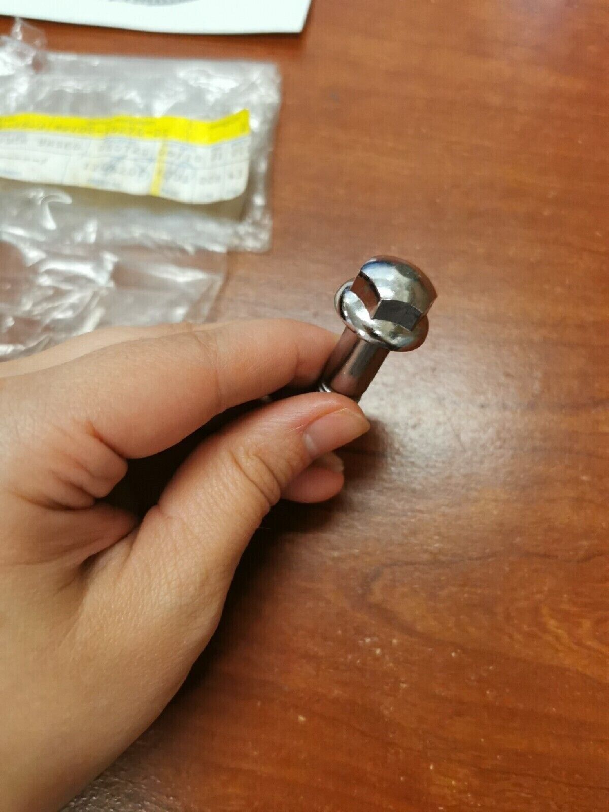 NOS Yamaha XVZ1200 WASHER BASED BOLT 90105-10270-00 Y68