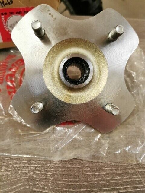 NOS HONDA ATV TRX350 1986 HUB L RR 42620-HA7-670 SUB BY 42620-HA7-770 H105