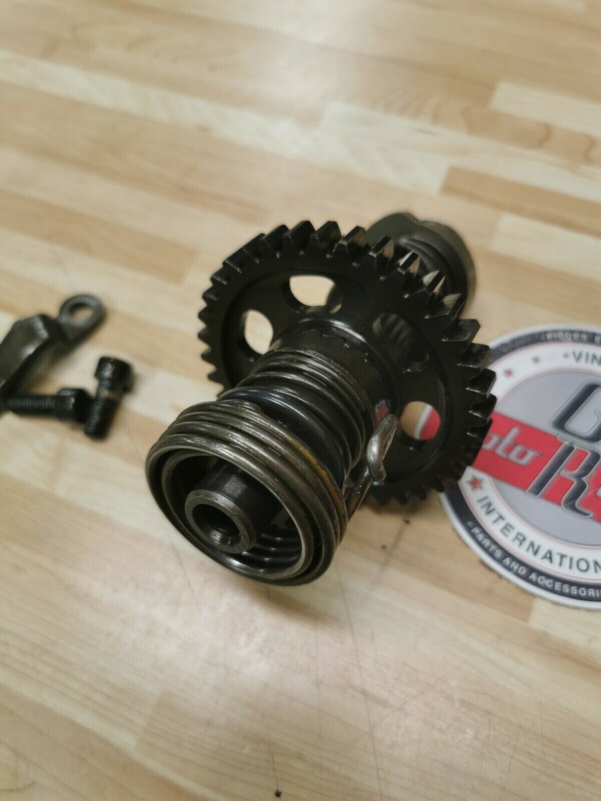 Honda XL600R 1986 kickstarter kick starter spindle shaft gear 28250-MG3-000