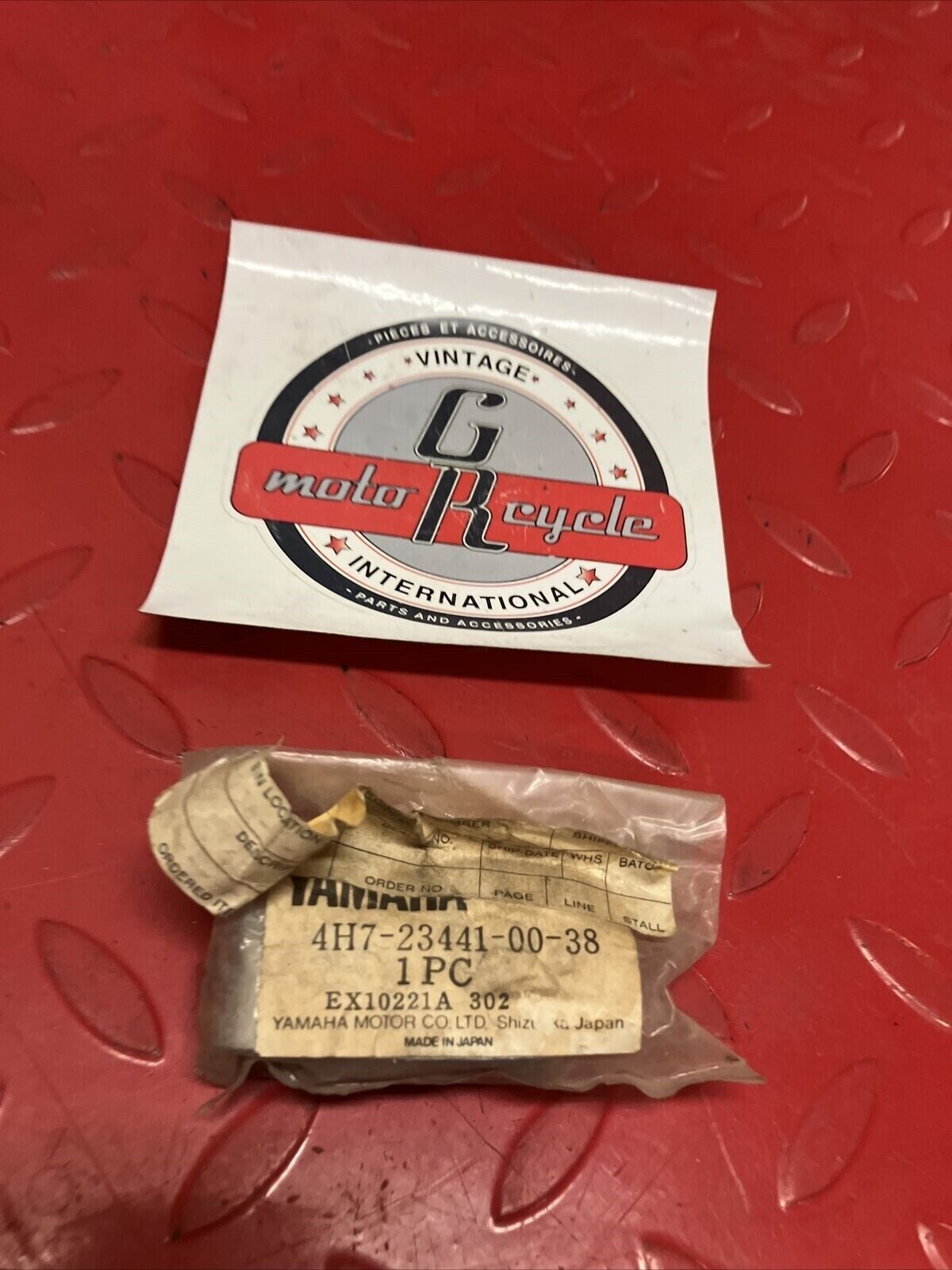 NOS YAMAHA HANDLE UPPER HOLDER 4H7-23441-00-38 SUB BY 4H7-23441-01-38 Y66