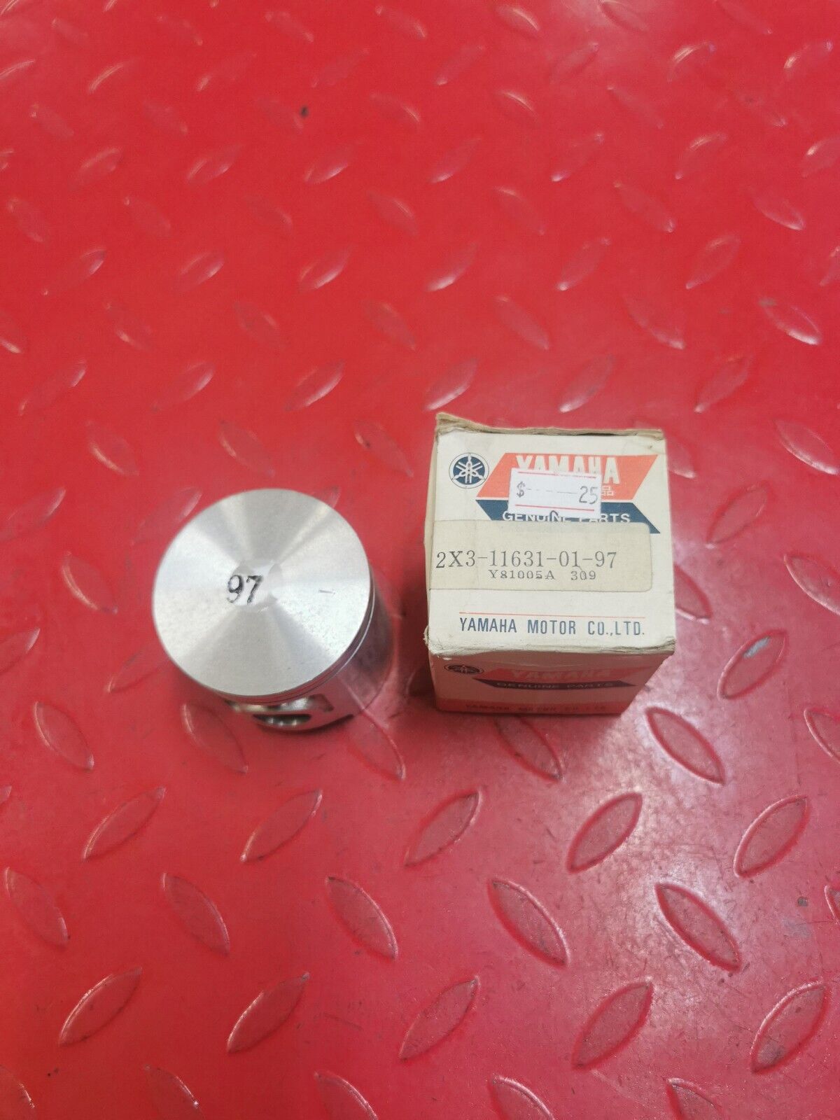 NOS Yamaha YZ125 PISTON STD 2X3-11631-01-97 Y34