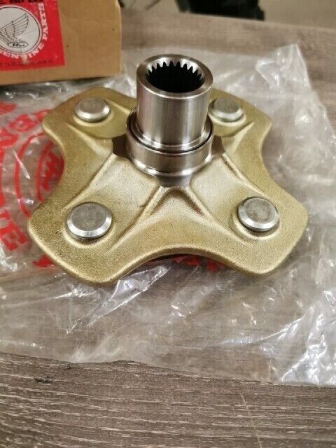 NOS HONDA ATV TRX350 1986 HUB L RR 42620-HA7-670 SUB BY 42620-HA7-770 H105