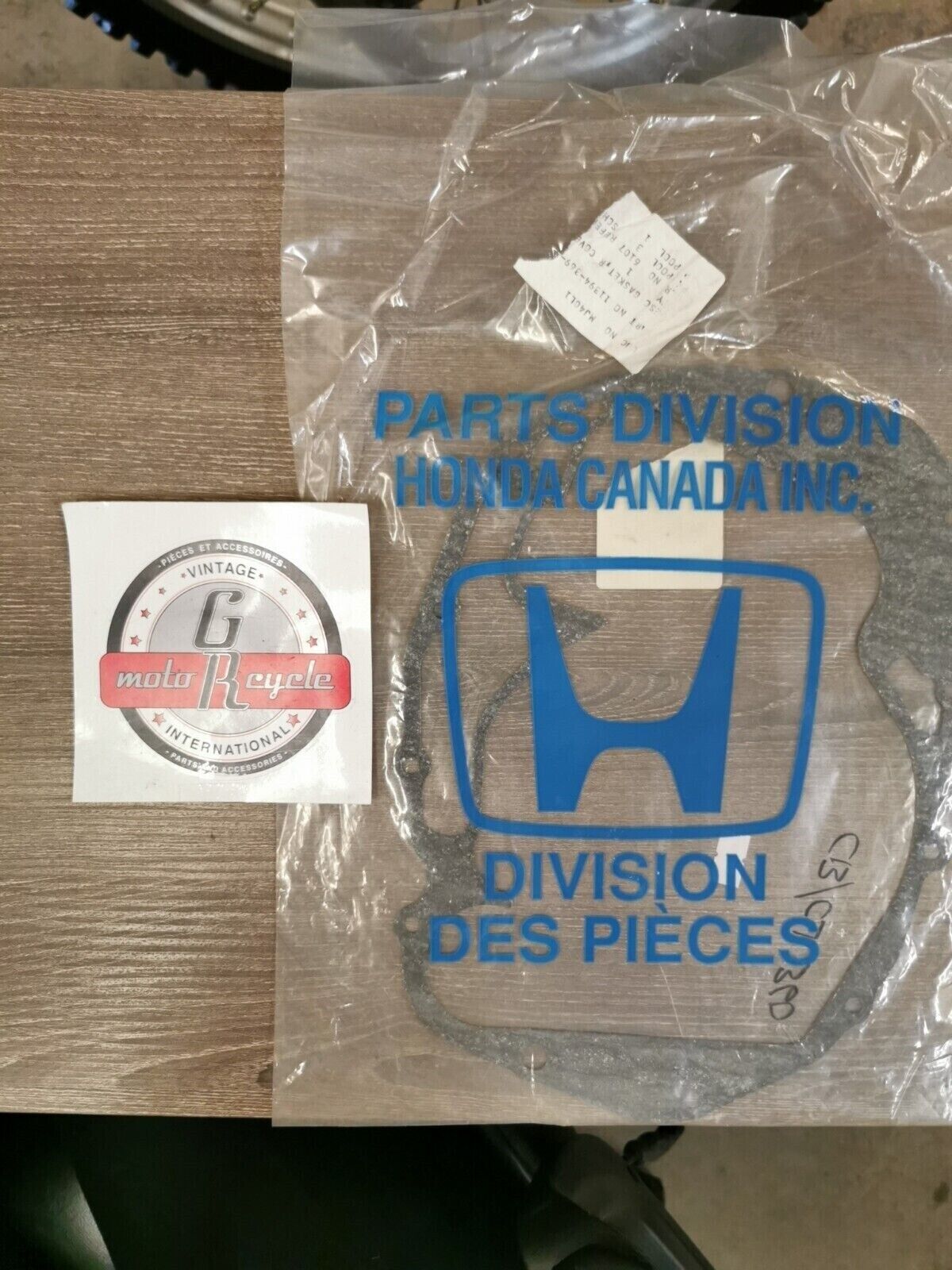 NOS HONDA CB360 CL360 GASKET R COVER 11394-369-000 H61