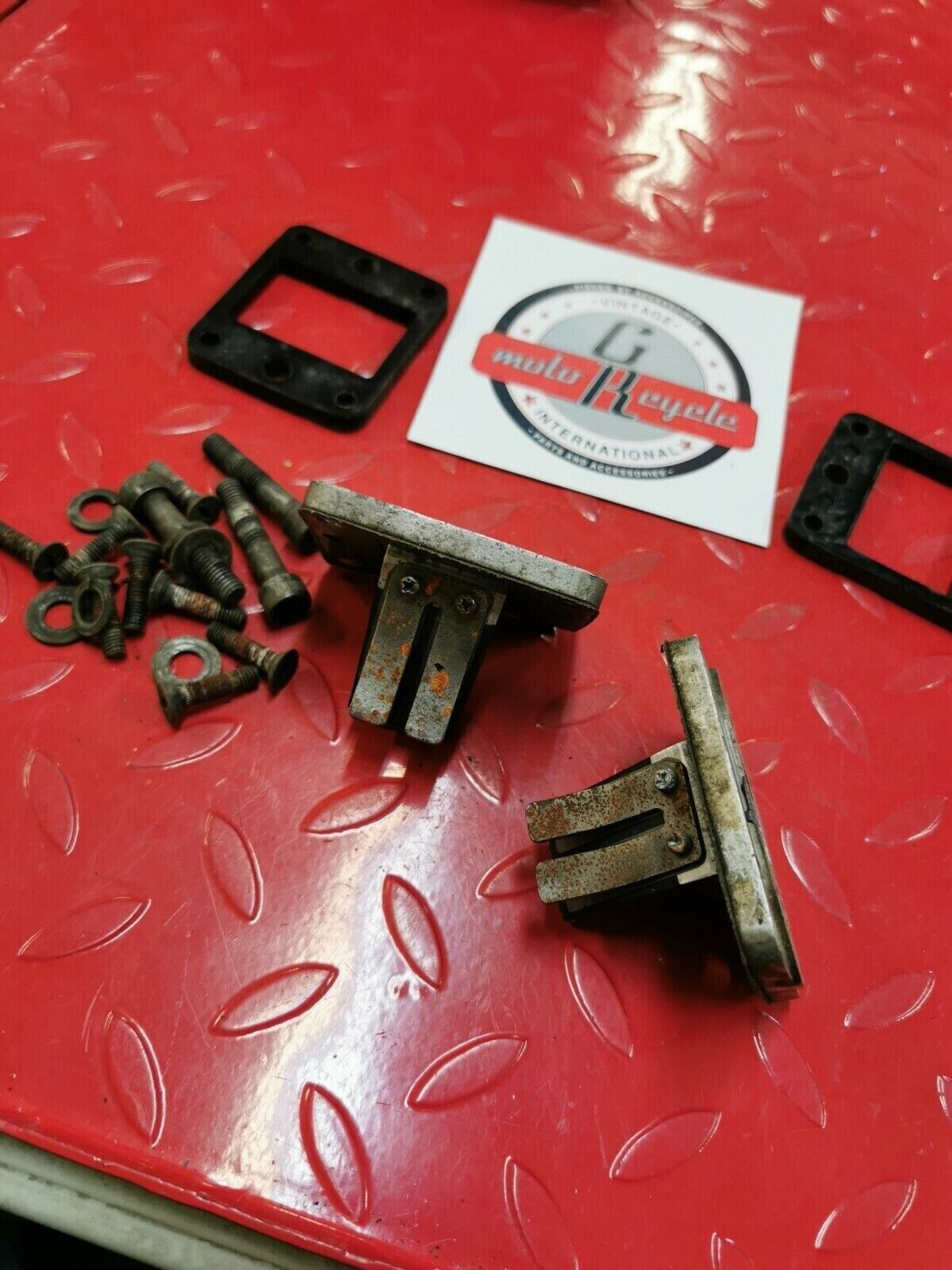 Yamaha RD125 1975 reed valve block cage intake manifold RD200 389-13613-00-00 T