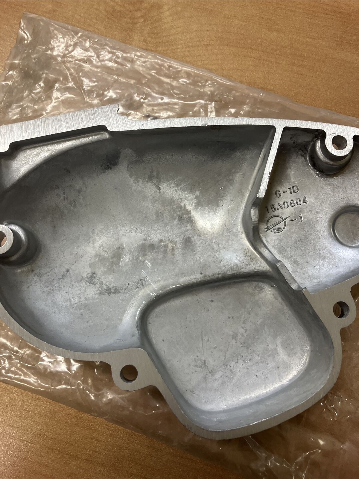 NOS YAMAHA YGS1 YG1 1964 - 1966 COVER CARBURETOR  126-15413-00-00  Y37