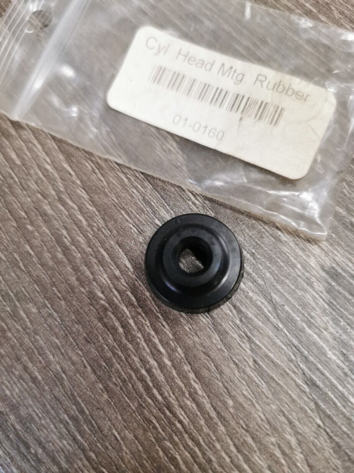 NOS Yamaha  VXM1200 FZR1000 XJ900RK Cylinder Head Mounting Rubber 01-0160 J26