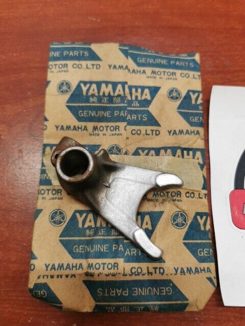 NOS Yamaha RD250 RD350 TZ250 SHIFT FORK 328-18511-00-00 SUB 328-18511-01-00 Y116