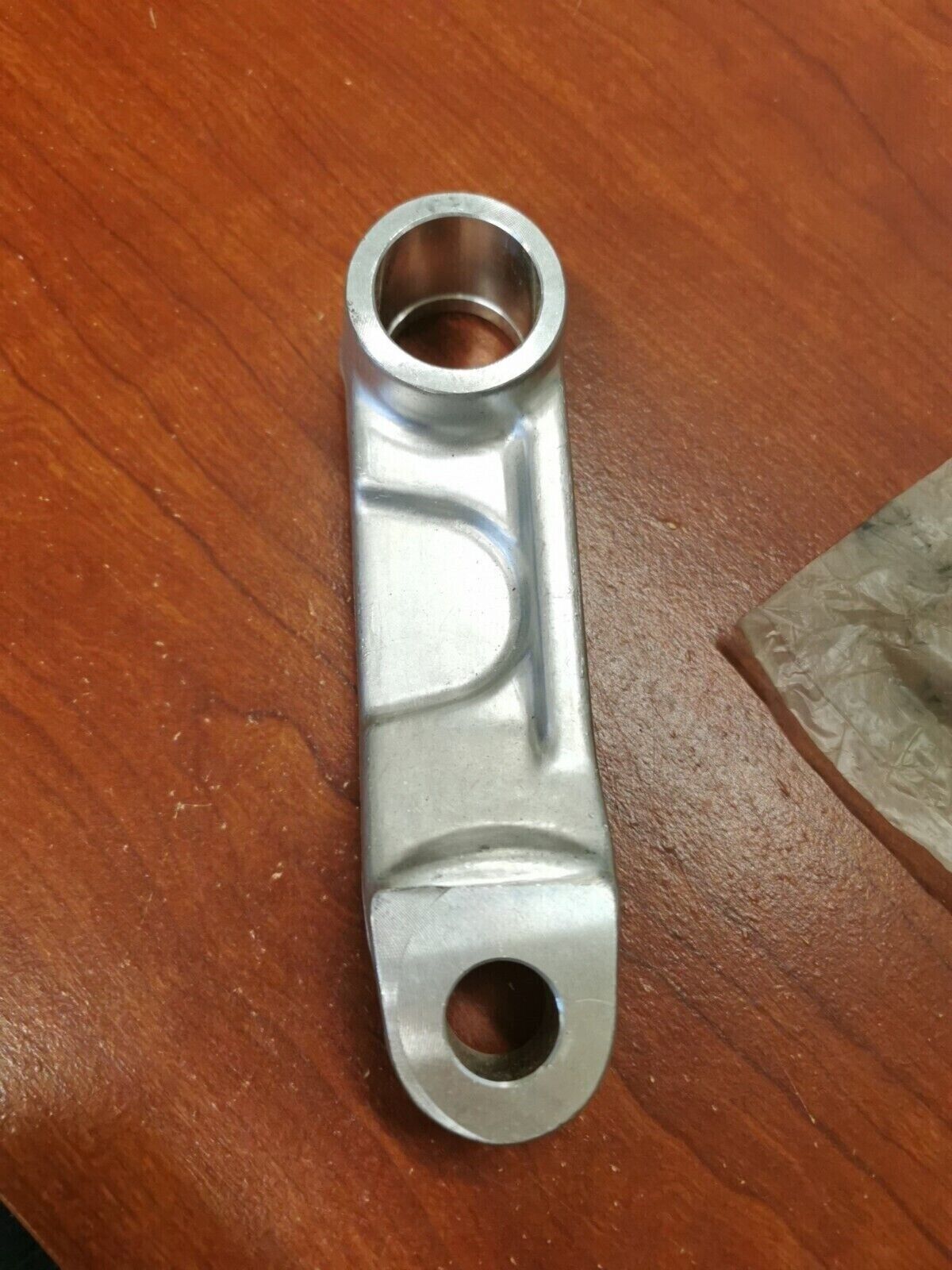 NOS Yamaha YZ125 YZ250 YZ490 SWING ARM CONNECTIING 2 ROD 1LX-2217G-00-00 Y85