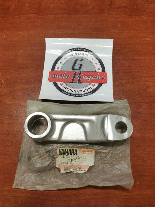 NOS Yamaha YZ125 YZ250 YZ490 SWING ARM CONNECTIING 2 ROD 1LX-2217G-00-00 Y85