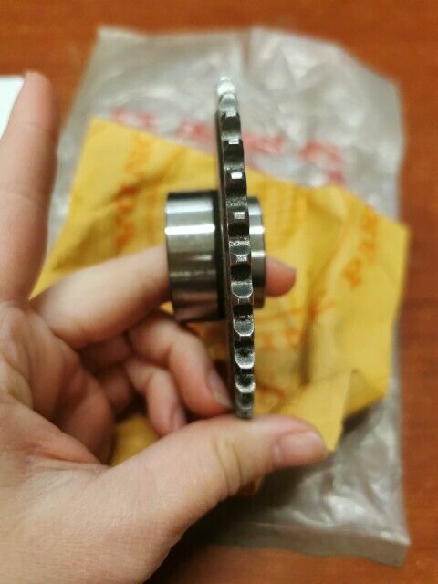 NOS Honda C72 C77 CA72 CA77 CB72 CB77 CP77 STARTING SPROCKET 28110-259-010 H75