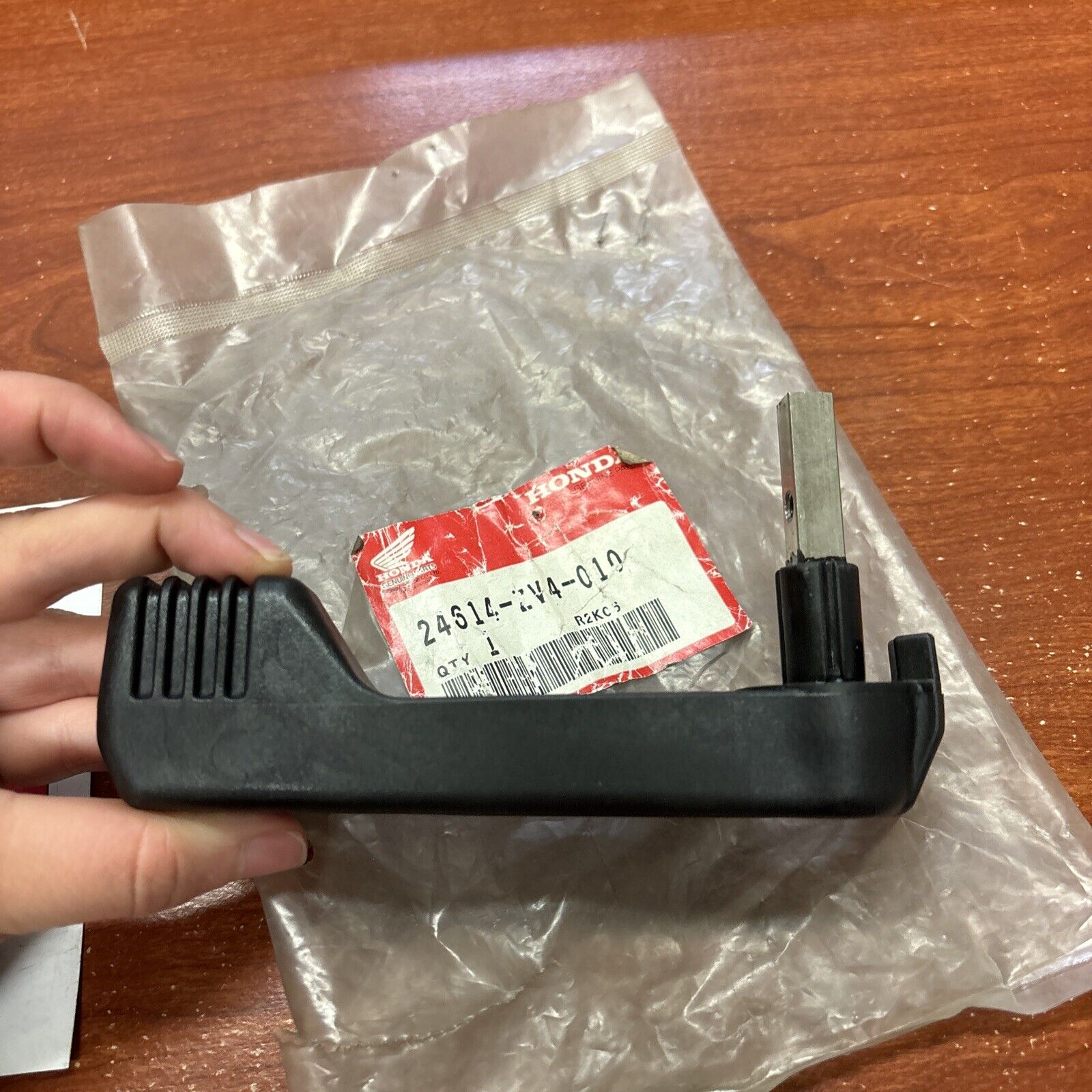NOS Honda OUTBOARD SHIFT LEVER 24614-ZV4-010 H150