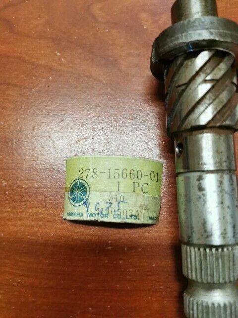 NOS Yamaha DS7 R5 RD250 RD350 KICK AXLE 278-15660-01-00 SUB 278-15660-00-00 Y122