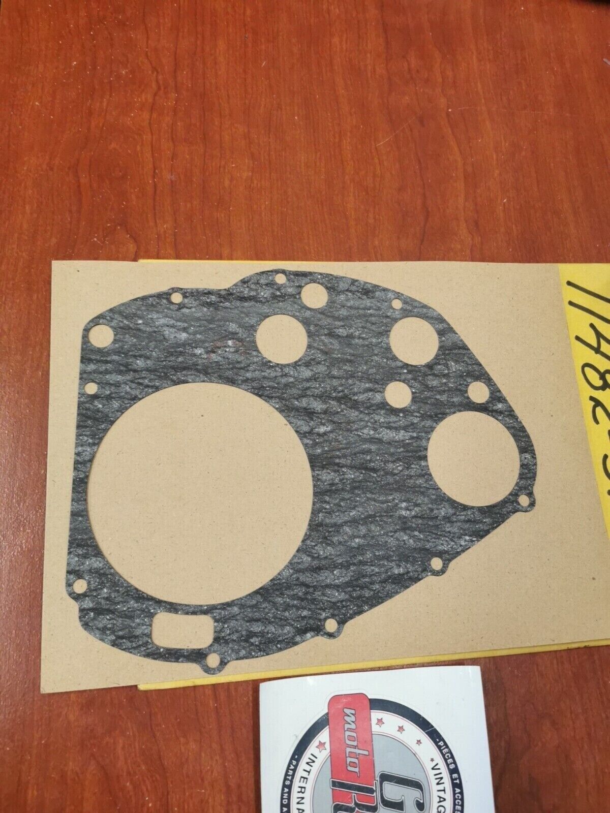 NOS Suzuki 1972 - 77 GT750 CLUTCH COVER GASKET 11482-31000 SUB. 11482-31001 S15