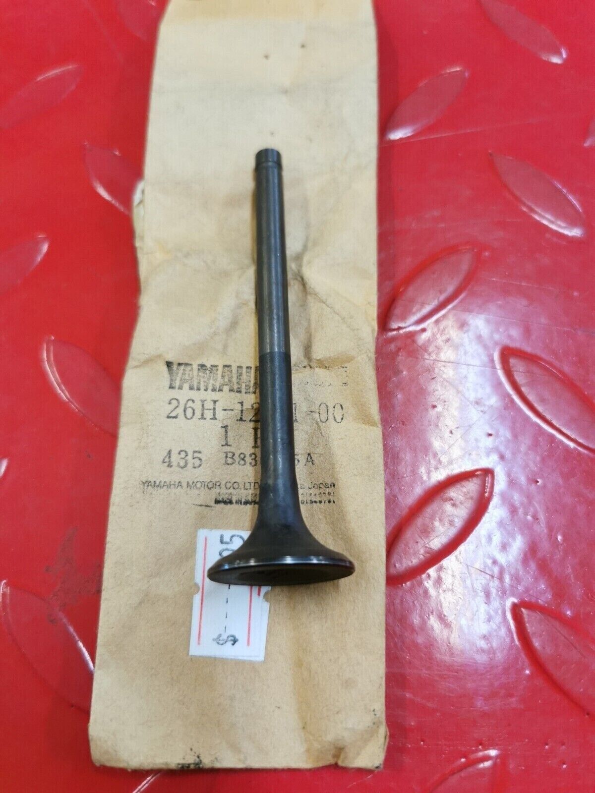 NOS Yamaha XVZ12 XVZ13 EXHAUST VALVE 26H-12121-00-00 26H-12121-11-00 Y26