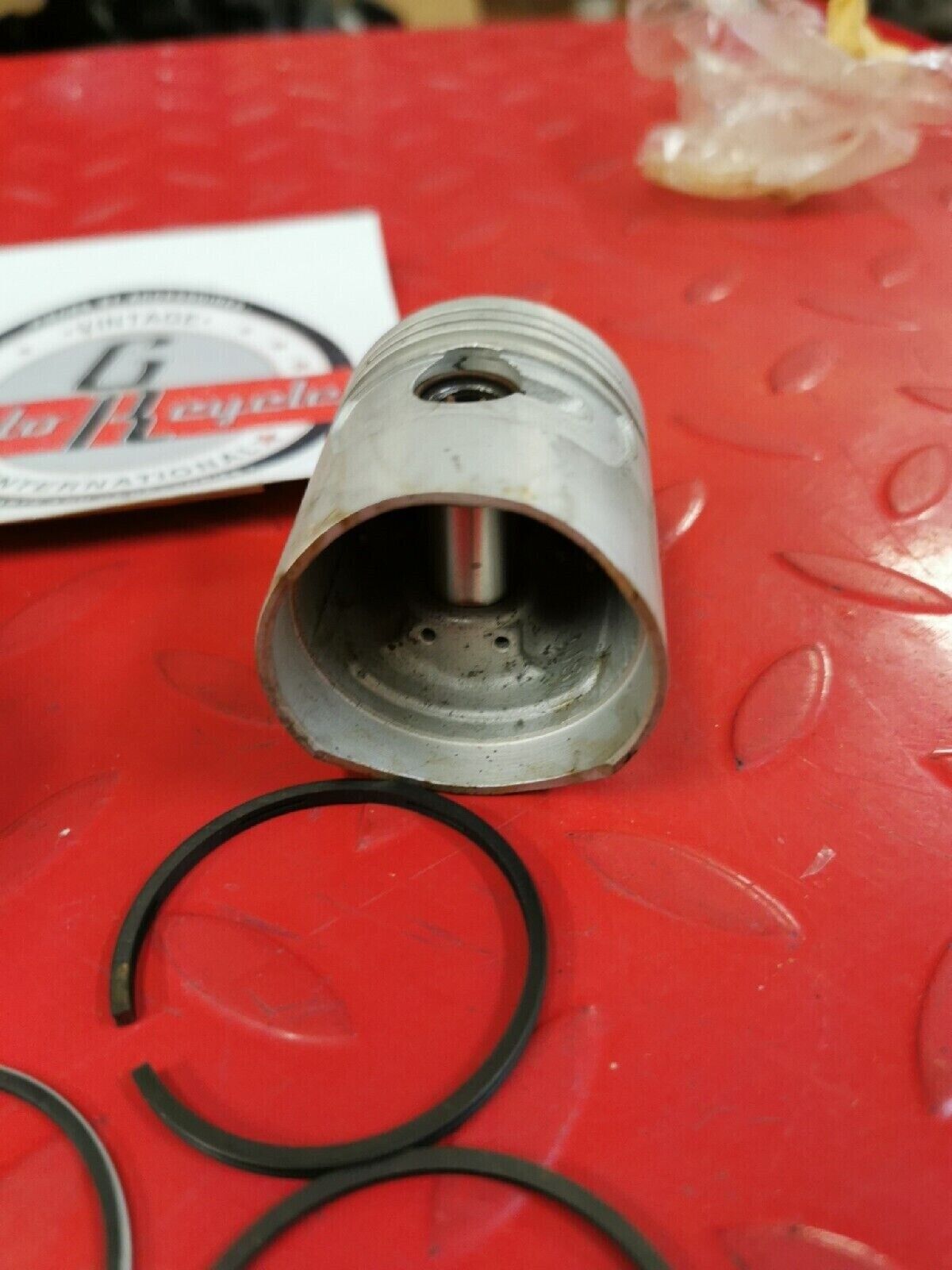 NOS HONDA S65 1965  Piston 1.00  KIT  13105-035-010 H40